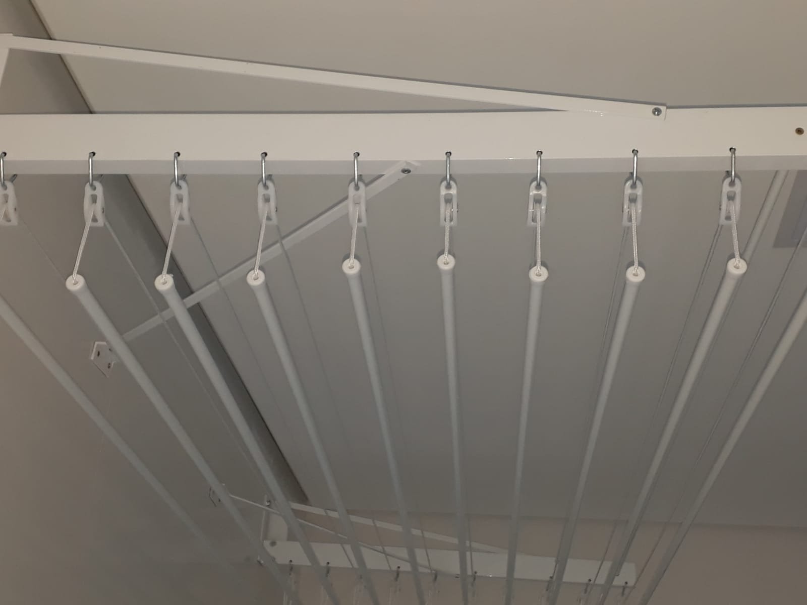 Varal-individual-de-parede-2