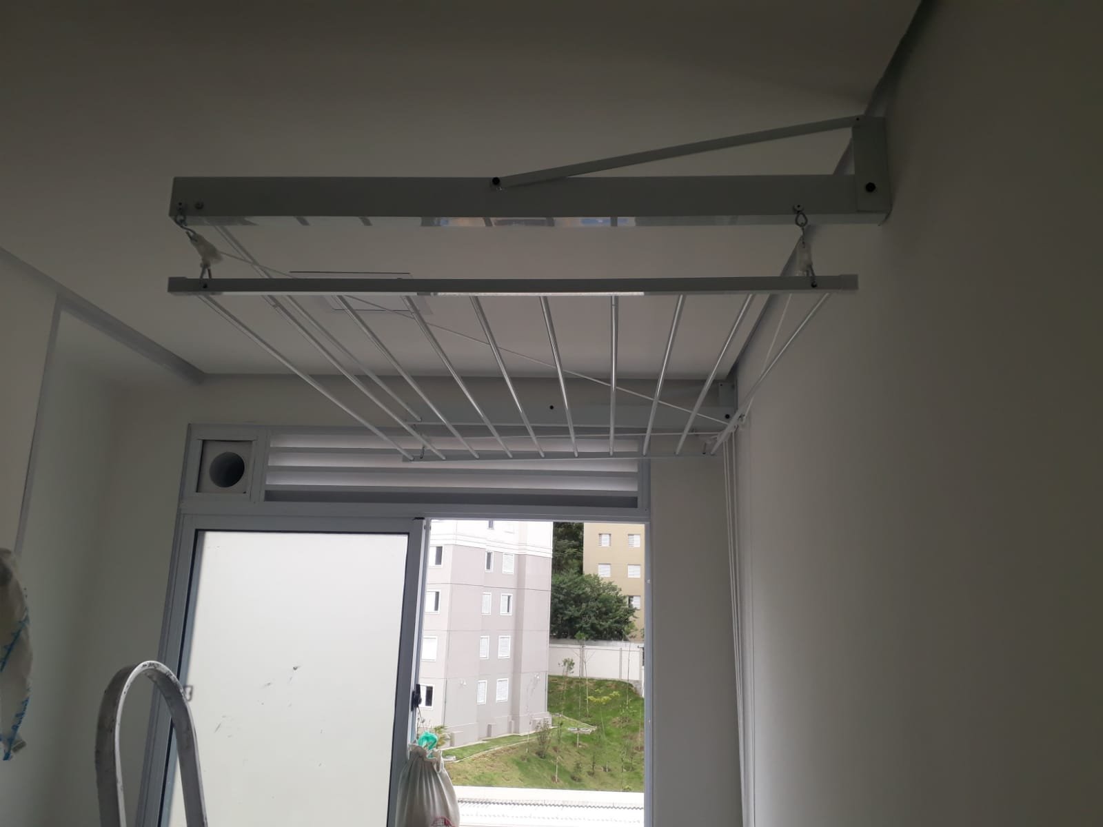 Varal-individual-de-parede